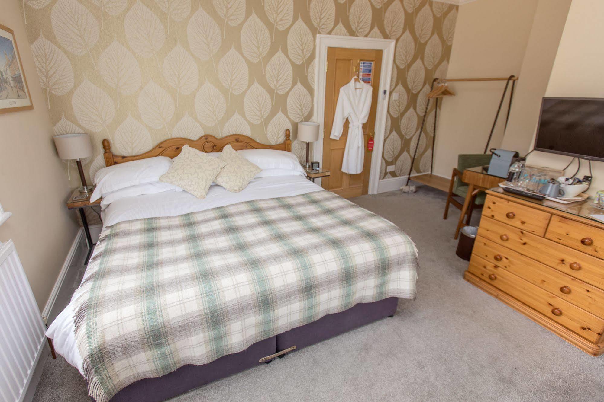 The Maples Bed & Breakfast Hythe  Eksteriør bilde