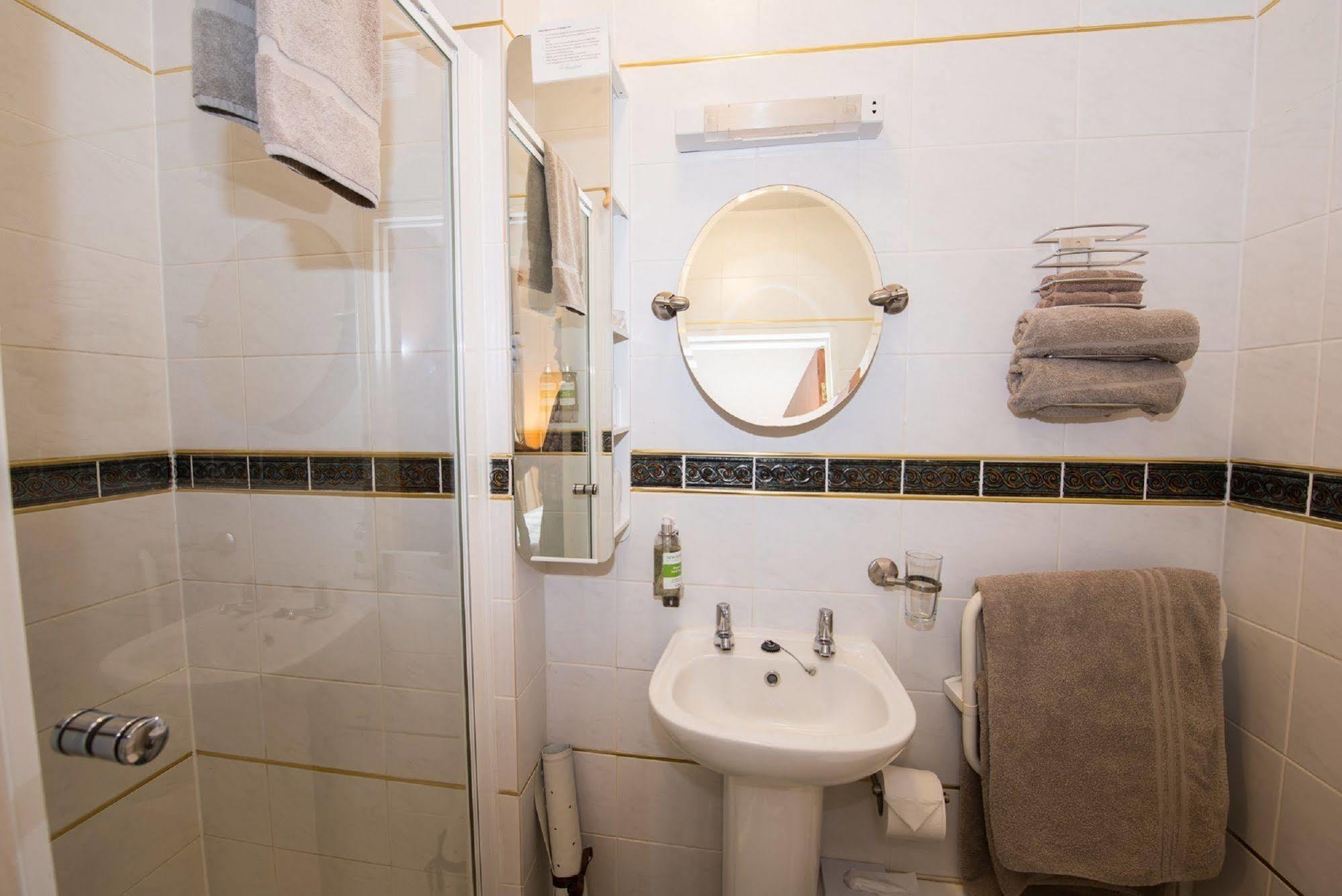 The Maples Bed & Breakfast Hythe  Eksteriør bilde
