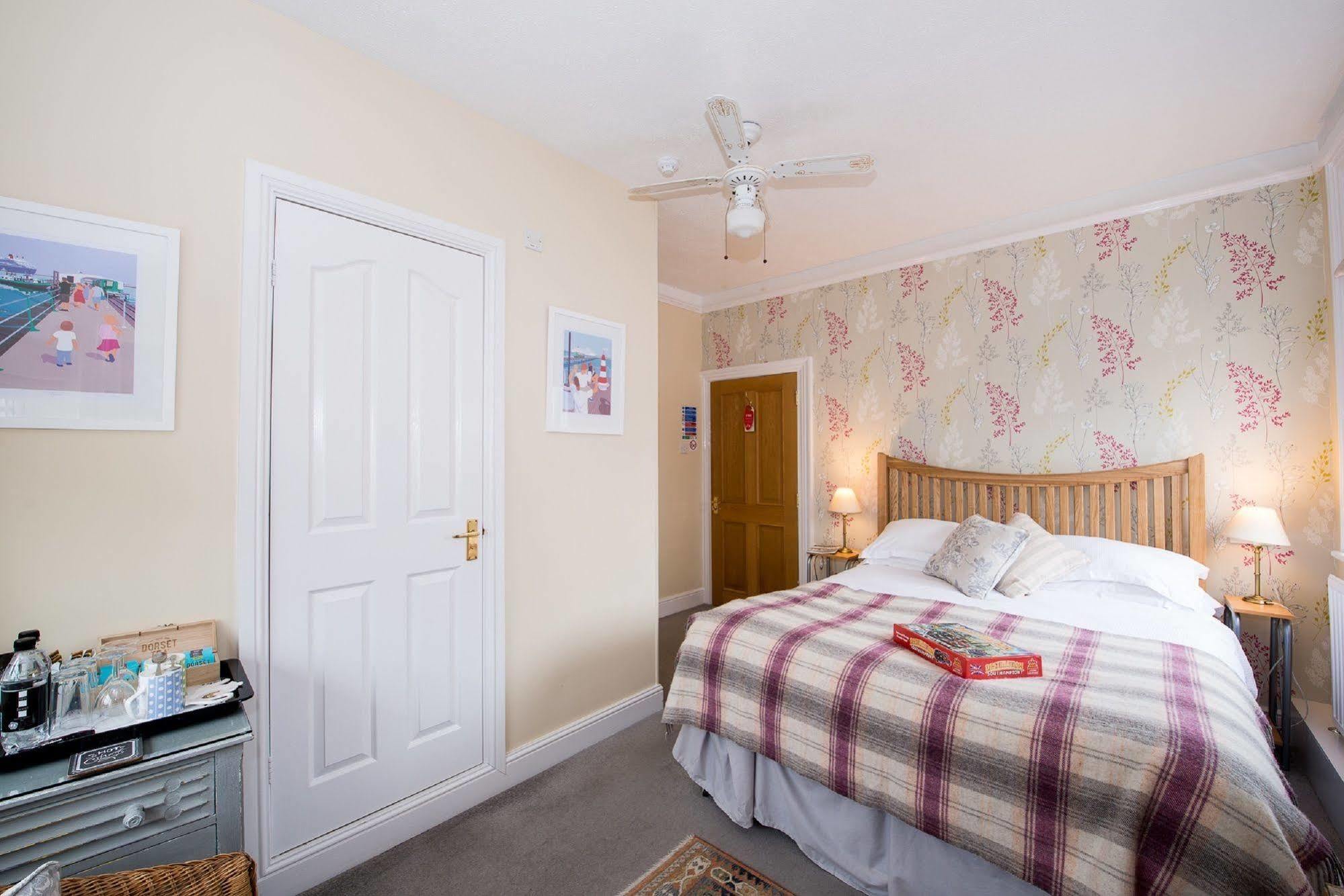 The Maples Bed & Breakfast Hythe  Eksteriør bilde