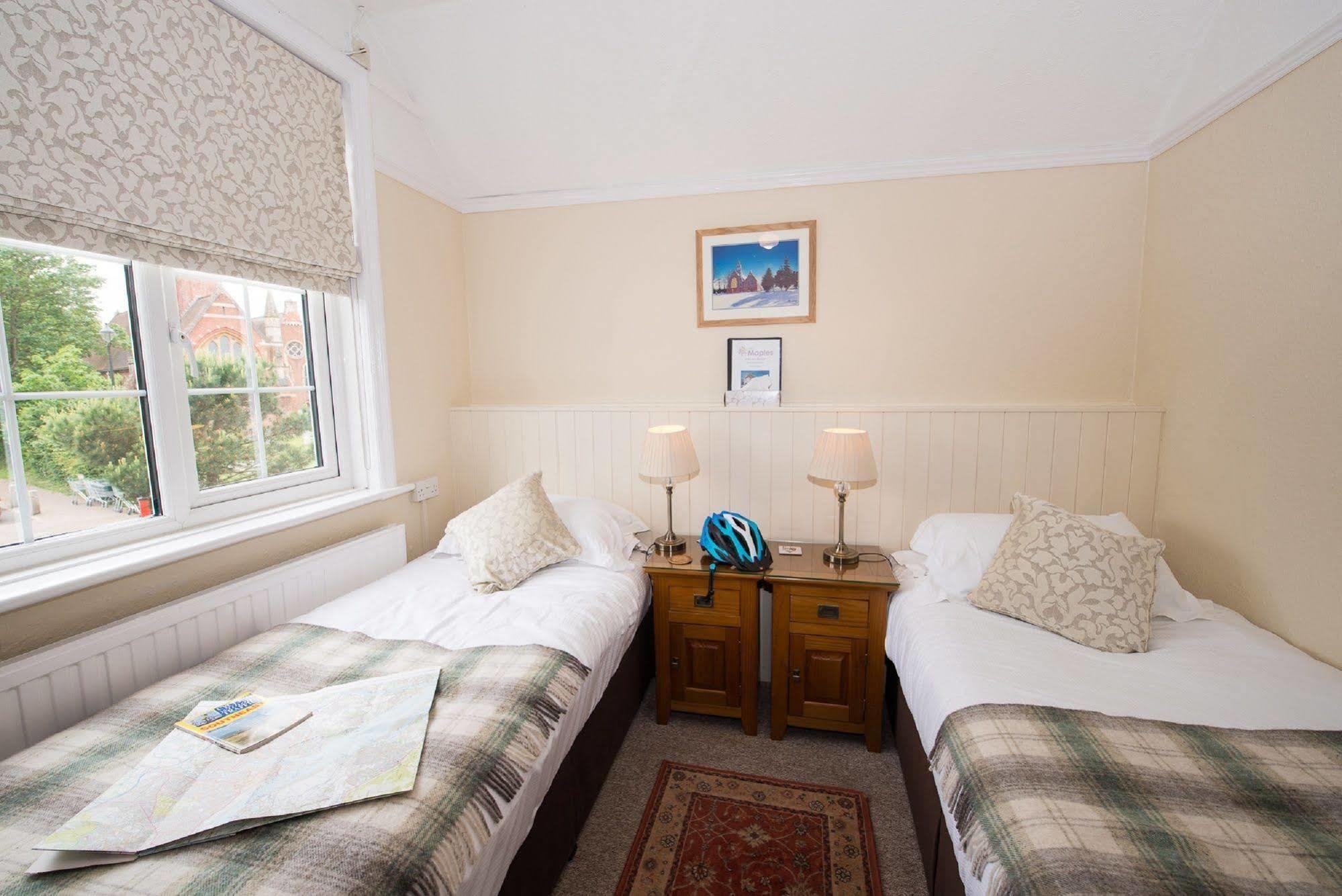 The Maples Bed & Breakfast Hythe  Eksteriør bilde